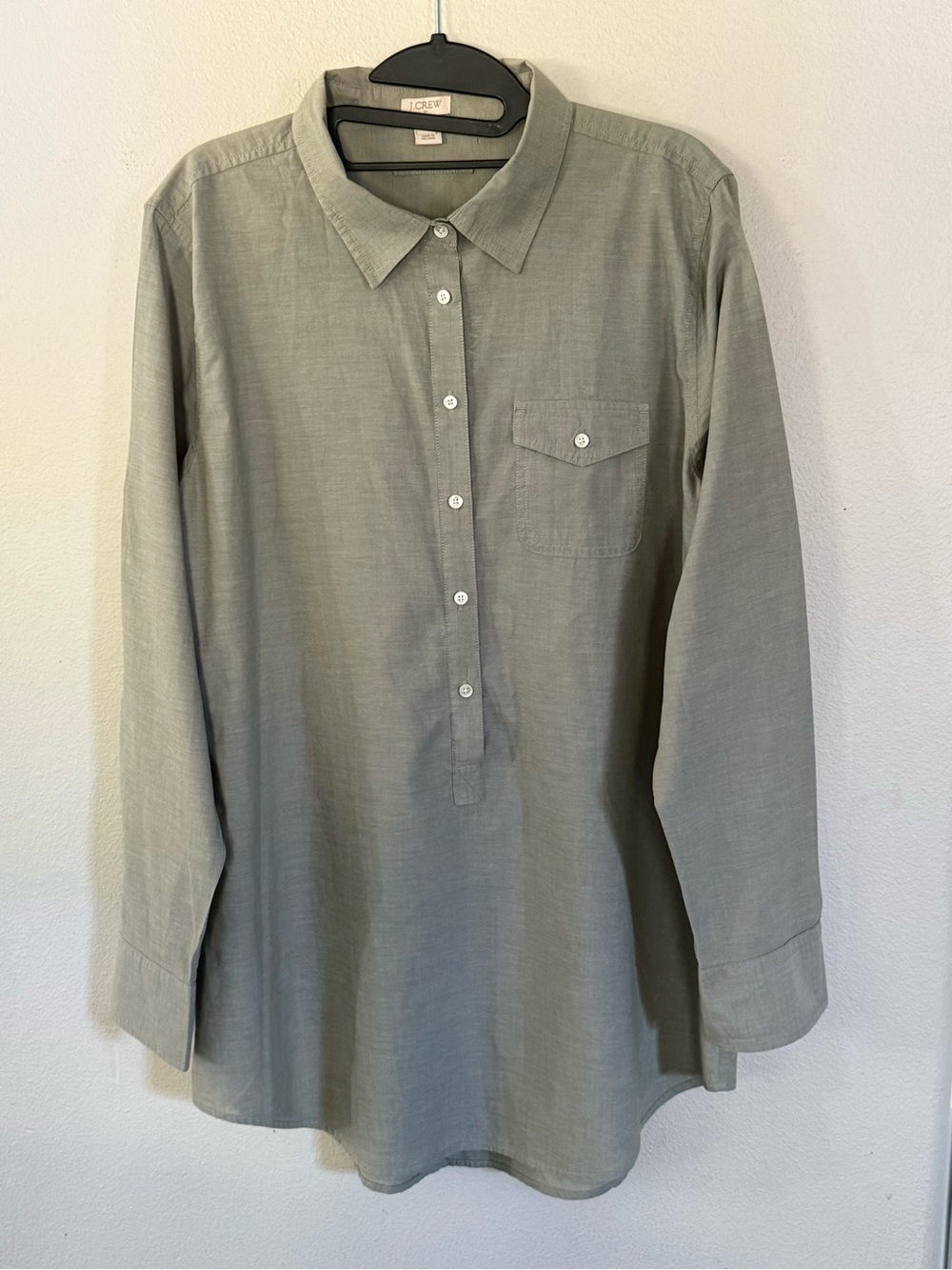 J.Crew Sage Green 100% Cotton Popover Women’s Large Roll Tab Sleeve Shirt Large